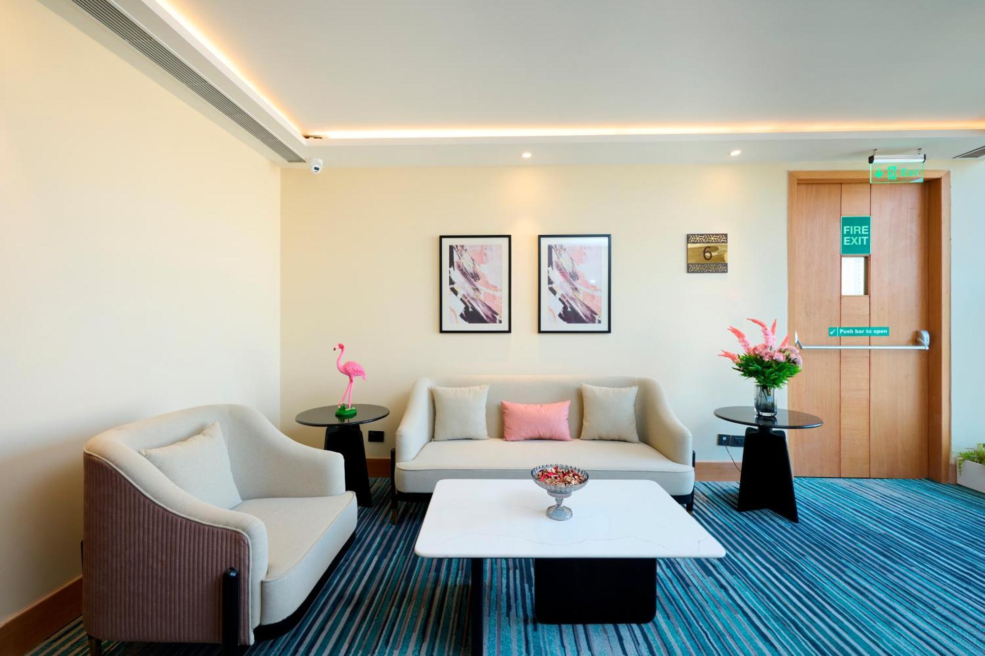 Iris Sarovar Portico Гургаон Экстерьер фото