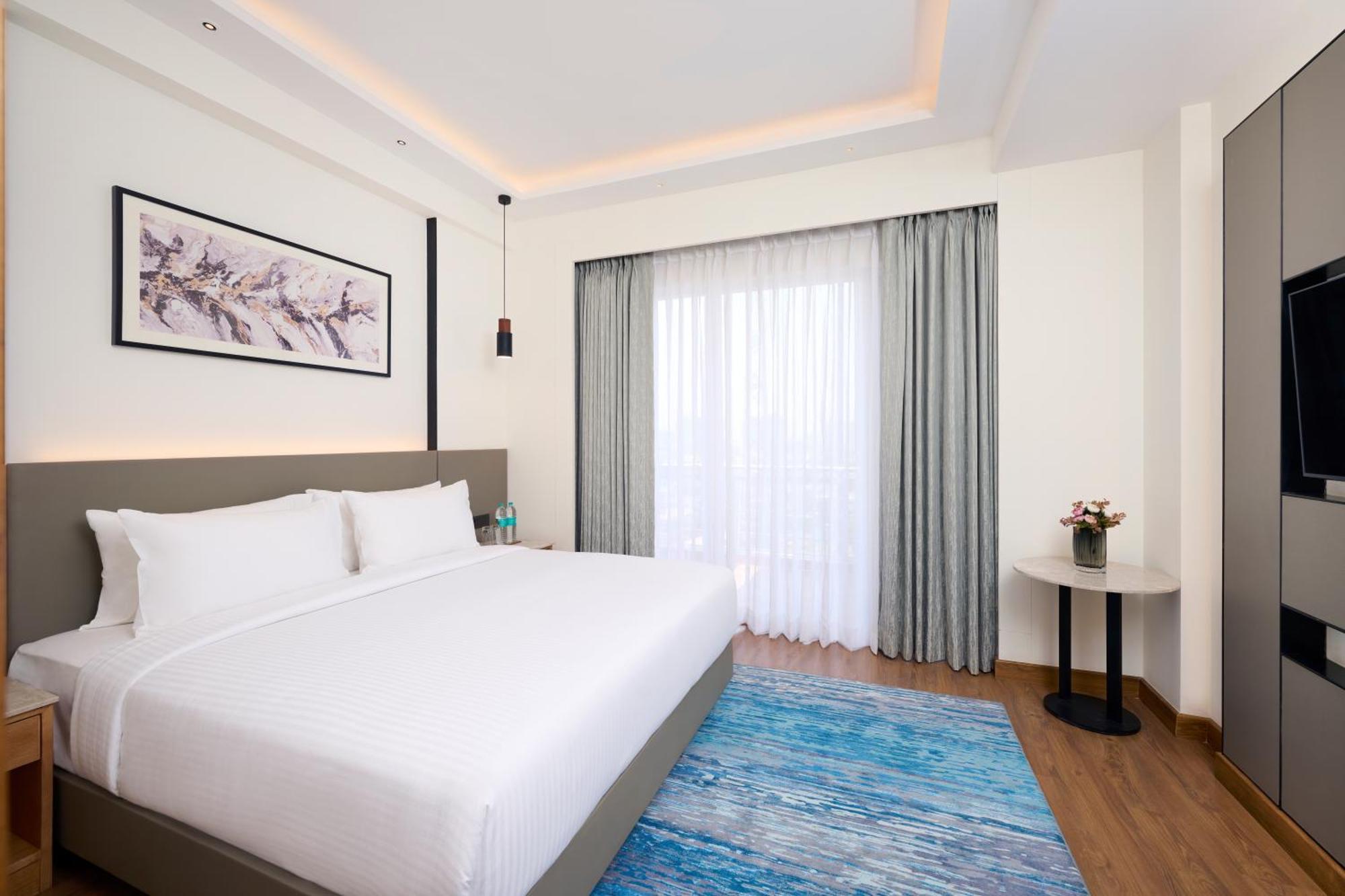 Iris Sarovar Portico Гургаон Экстерьер фото
