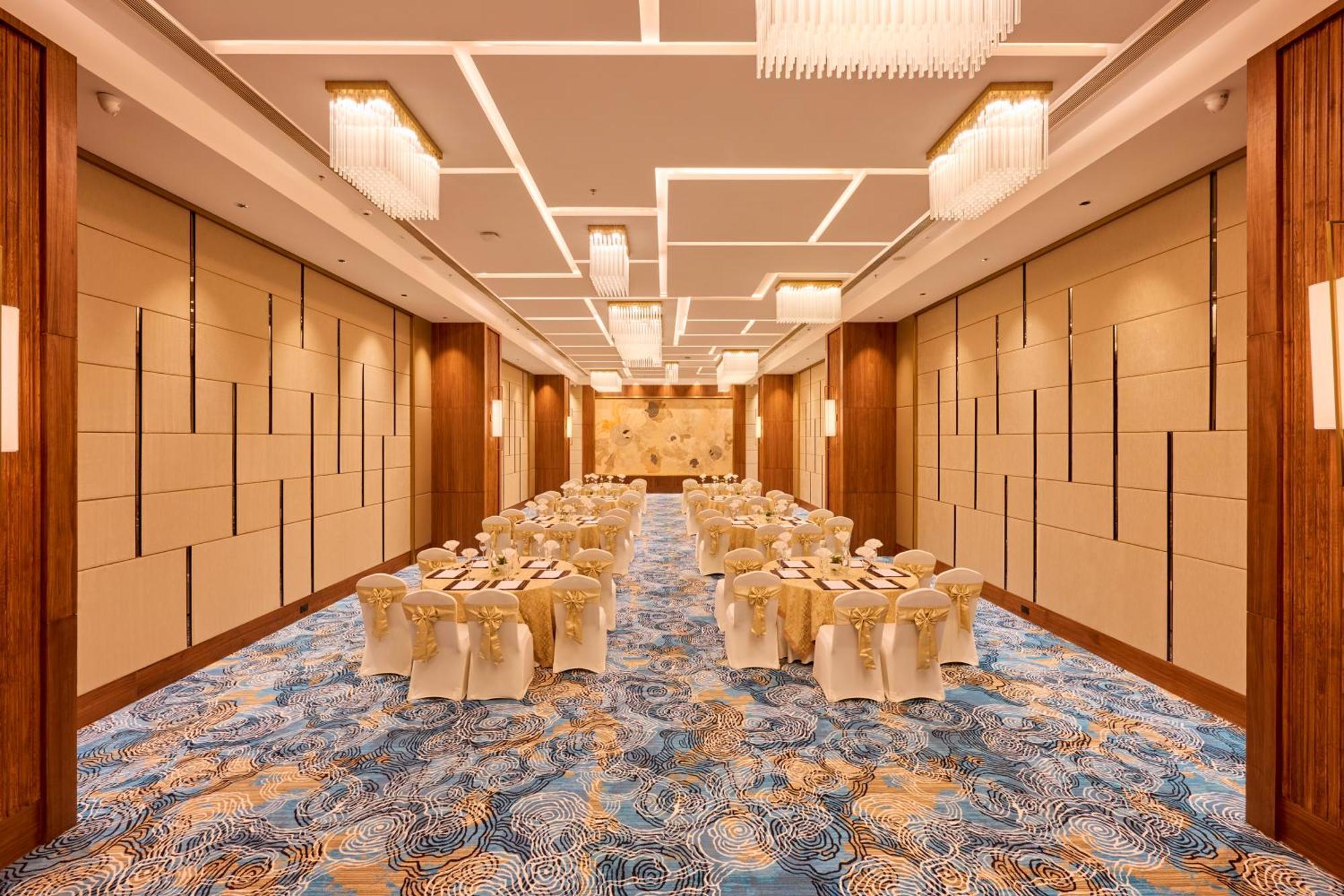 Iris Sarovar Portico Гургаон Экстерьер фото